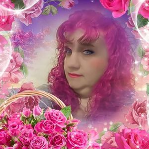 Meet your Posher, Lora